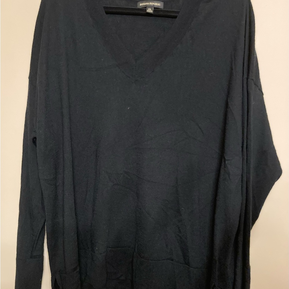 Two Banana Republic Women's Black & Gray V-Neck Sweaters